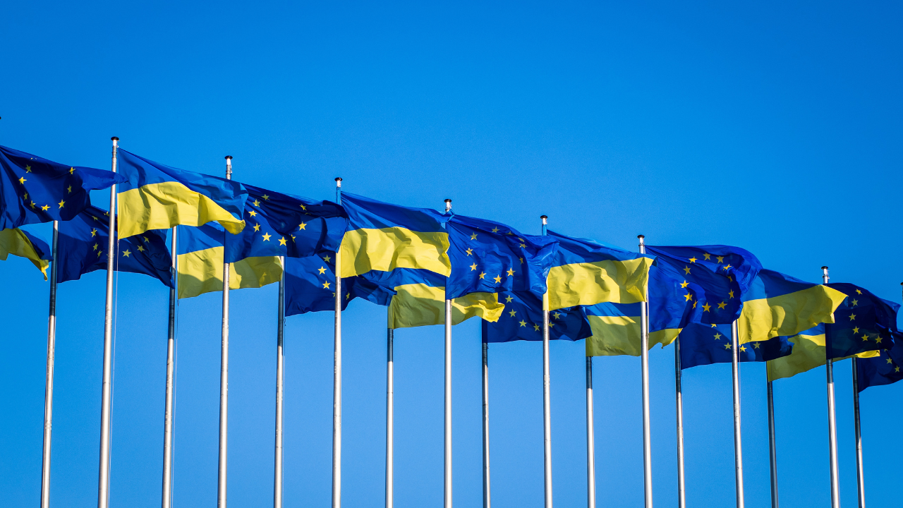20 европейски държави събраха пари за 500 000 снаряда за Украйна
