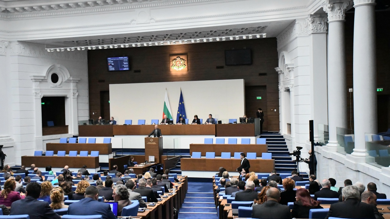 Парламентът ще заседава извънредно днес за договора с "Боташ"