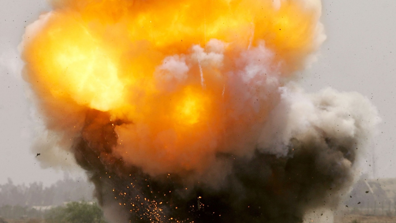 Силни взривове в Одеса и Черноморск, обявиха въздушна тревога