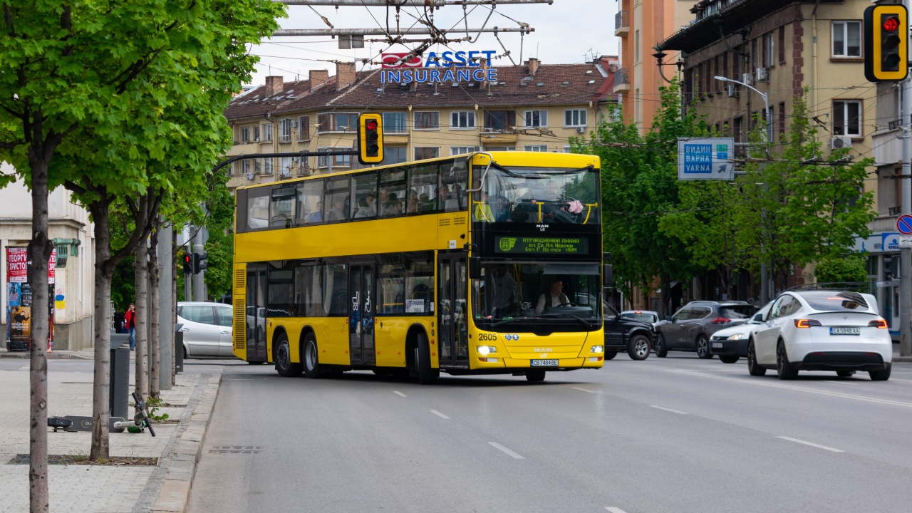Над 500 души пътуваха до НИМ с атракционен двуетажен автобус