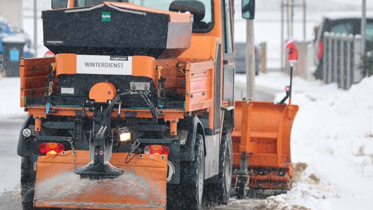 Жълт код за значителни снеговалежи е в сила за 14 окръга на Румъния