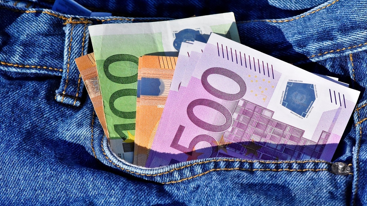 250 евро великденска надбавка за пенсионерите с ниски доходи в Кипър