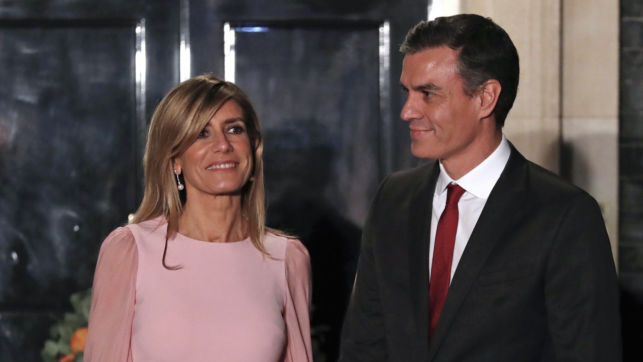 Разследват за корупция съпругата на испанския премиер