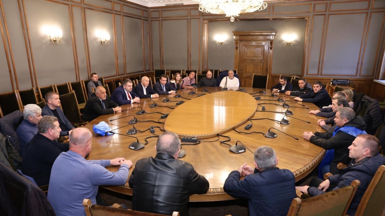 Пеевски и Борисов на среща с миньори и енергетици: Обещано и изпълнено!