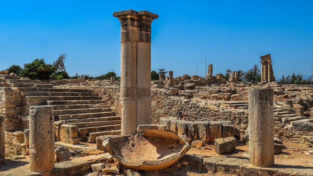 Археолози разкриха древен стадион с места за 10 000 зрители в Турция