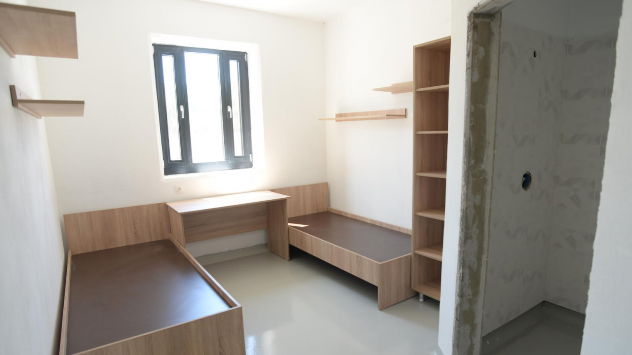 Новият затвор без решетки в Самораново бе представен публично