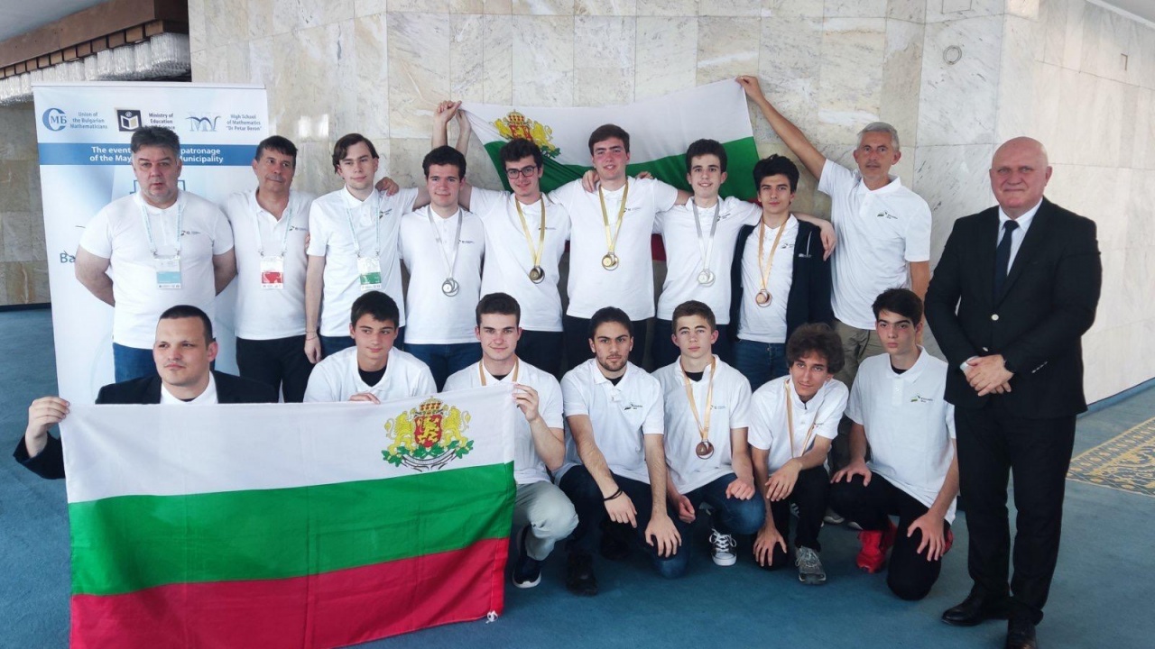 Български ученици грабнаха 8 медала на Балканската олимпиада по математика