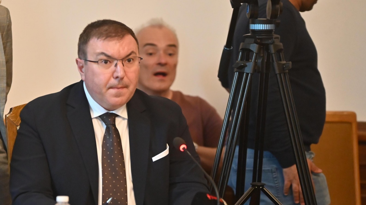 Костадин Ангелов с остър коментар за пияния полицай, катастрофира във Велико Търново
