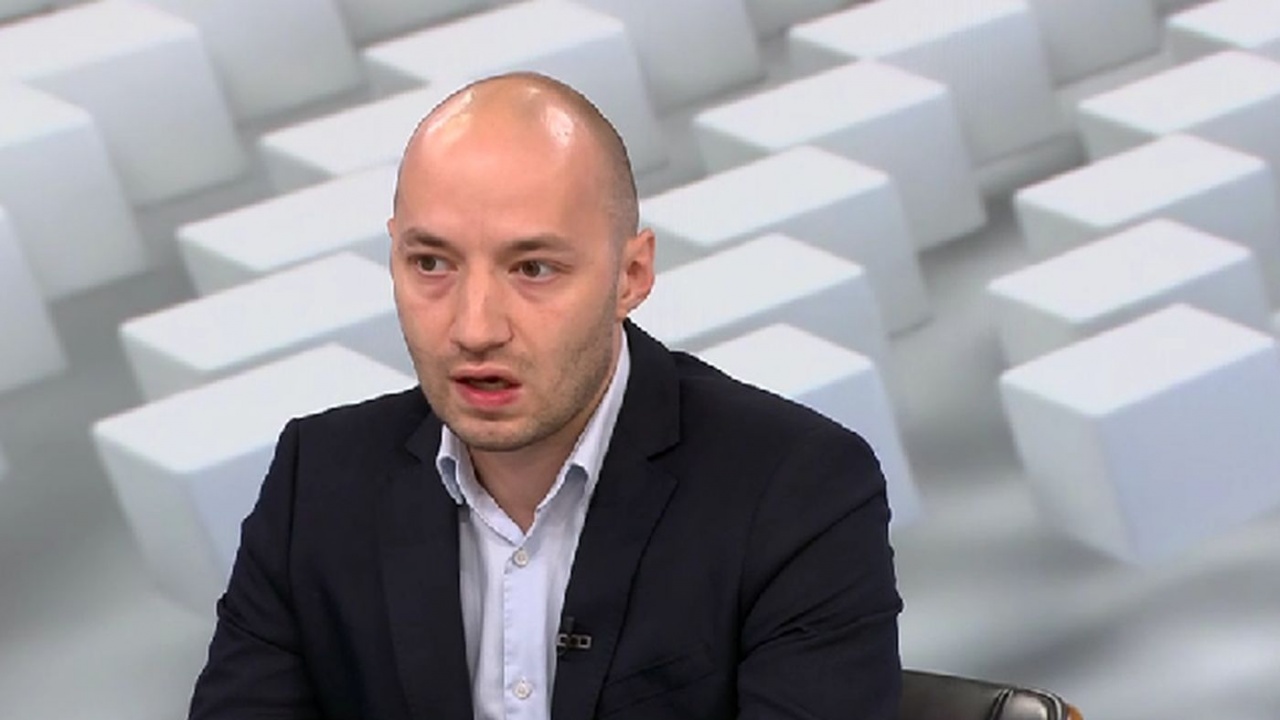 Димитър Ганев:  Изглежда фактически невъзможно  да се направи управление от две формации