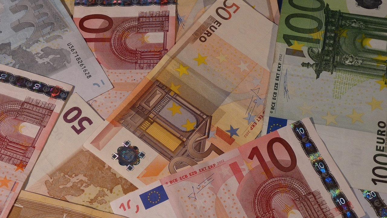 1439 евро е средната нетна месечна заплата в Загреб 
