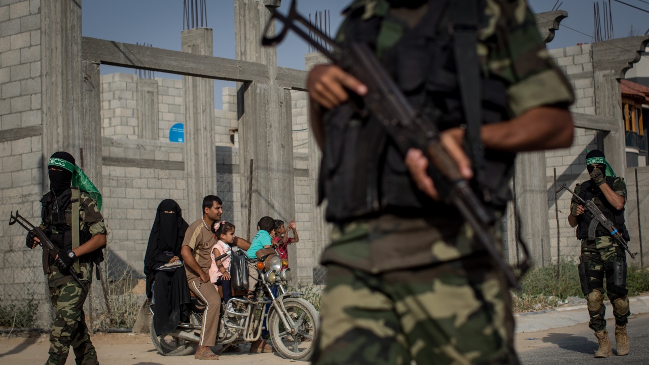 "Хамас" твърди, че един от заложниците в Газа е загинал при израелски удар