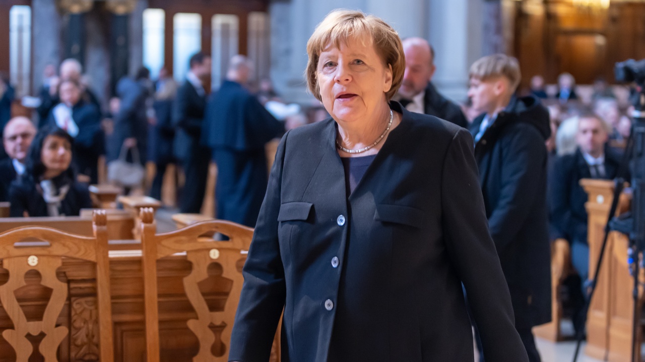 Мемоарите на Меркел ще излязат през ноември