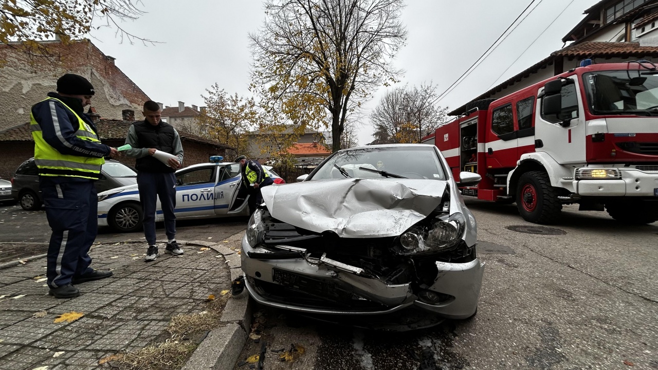Висока скорост, алкохол или наркотици са причина за тежката катастрофа в Пловдив?