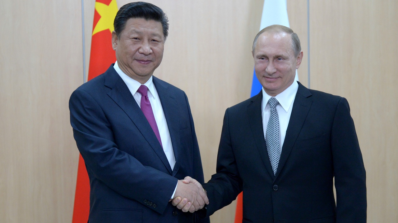 Си Цзинпин към Путин: Заедно ще браним справедливостта по света, приятелю