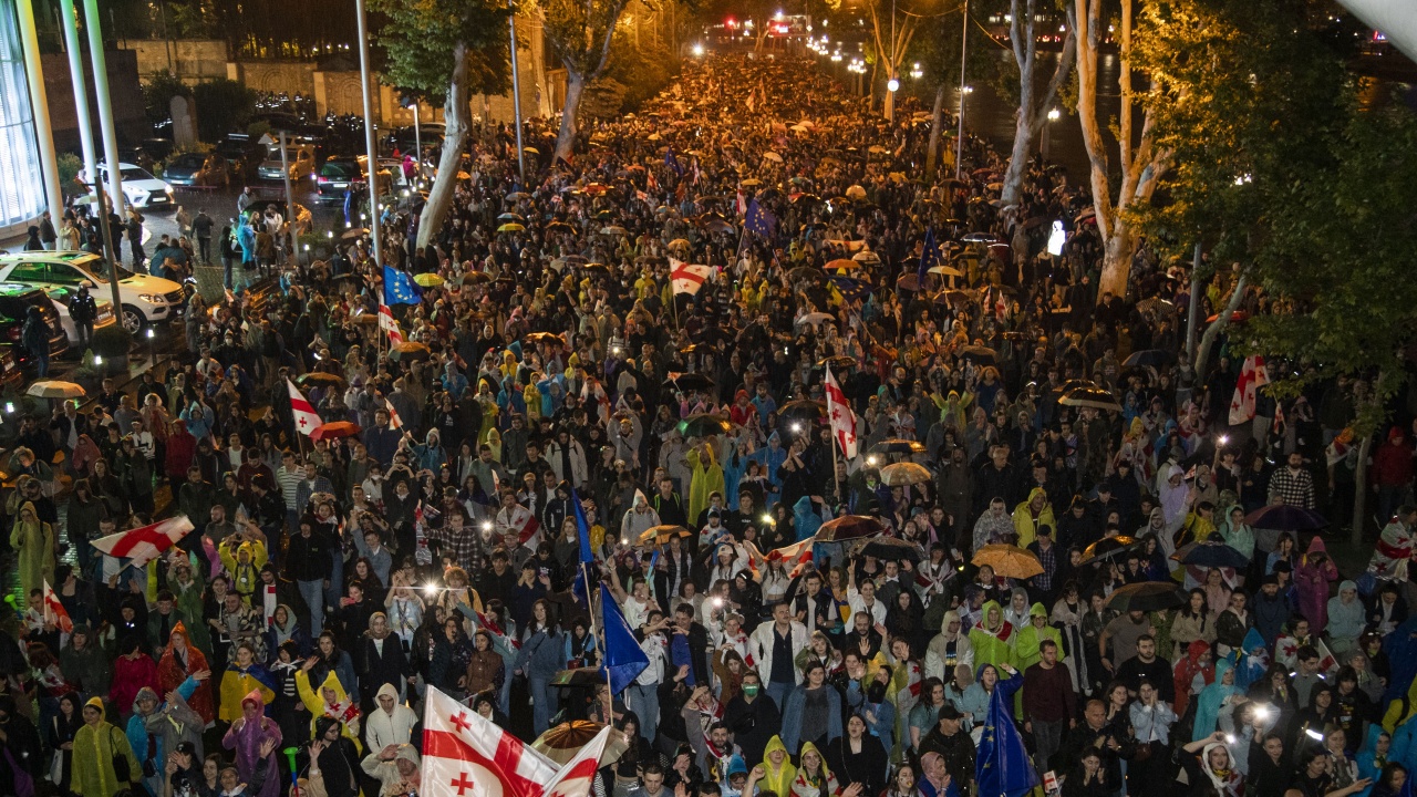 Грузия прие спорния закон за чуждестранните агенти въпреки протестите