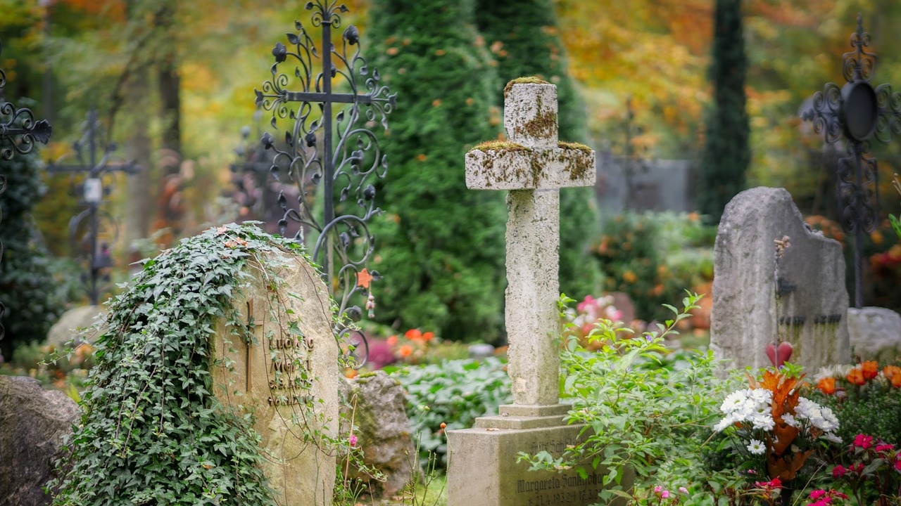 Старо гробище вади съпрузи от вечния им сън
