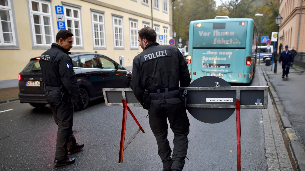 Почина полицаят, ранен при нападението с нож в германския град Манхайм