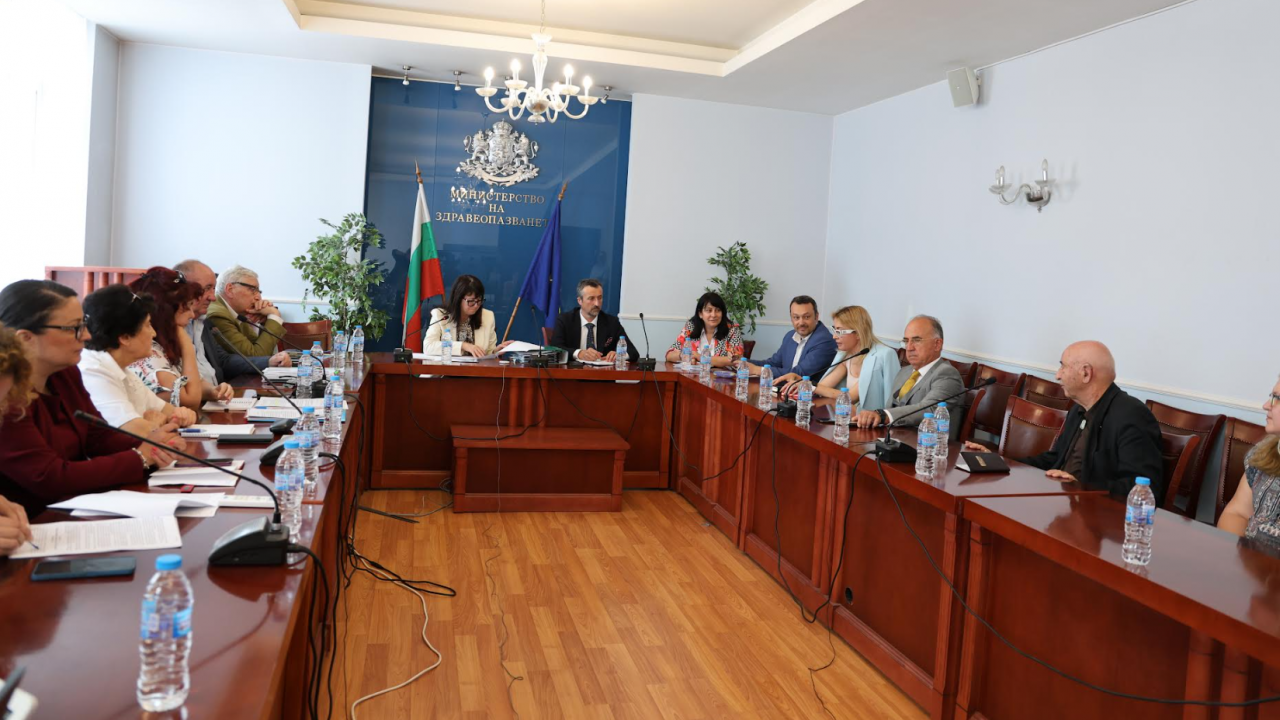 Министър Кондева и Отрасловият съвет начертаха план за подписването на нов КТД