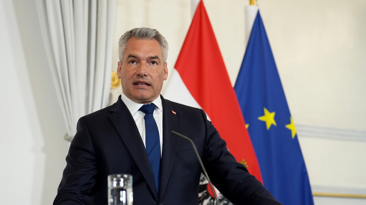 Австрийският канцлер е срещу забраната на двигателите с вътрешно горене