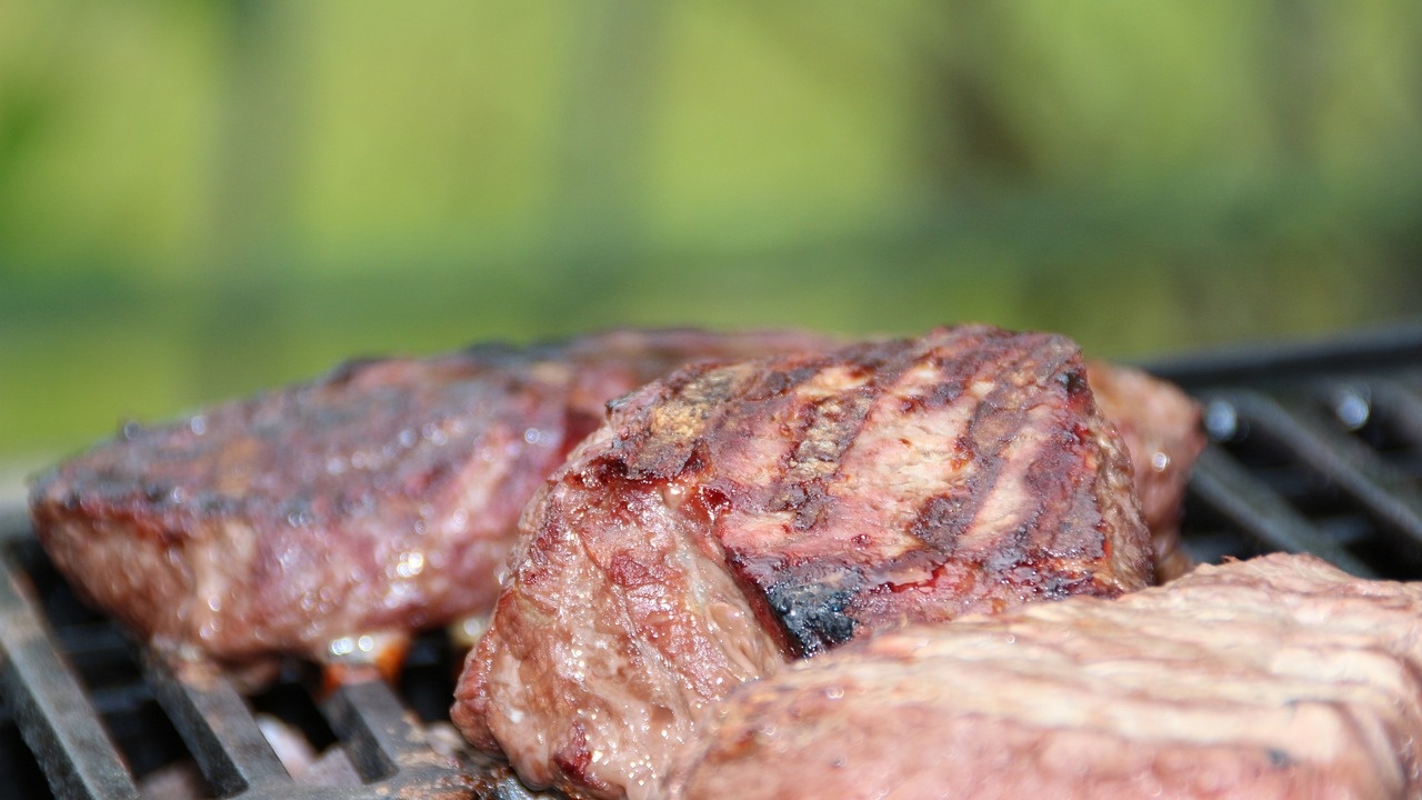 Диетолози посочиха кое месо може да ни докара рак, без да се усетим