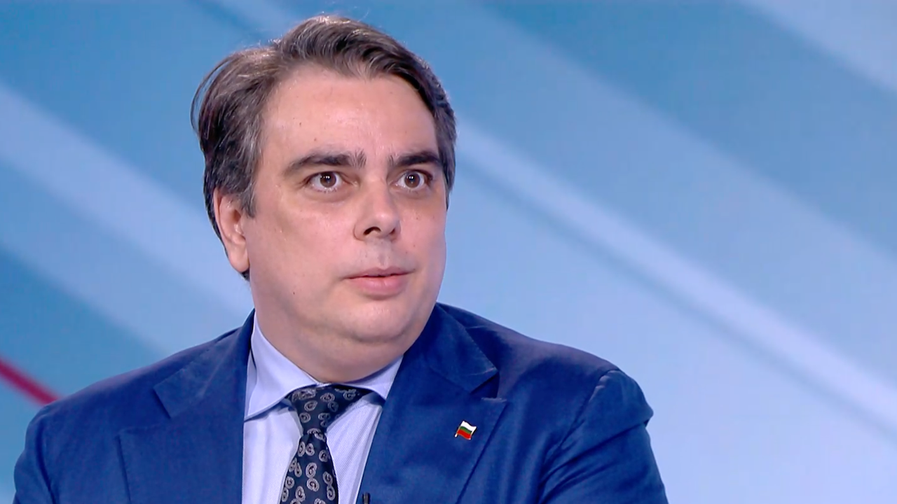 Асен Василев: В България има мнозинство за промяна, няма да правим коалиция с ГЕРБ и ДПС