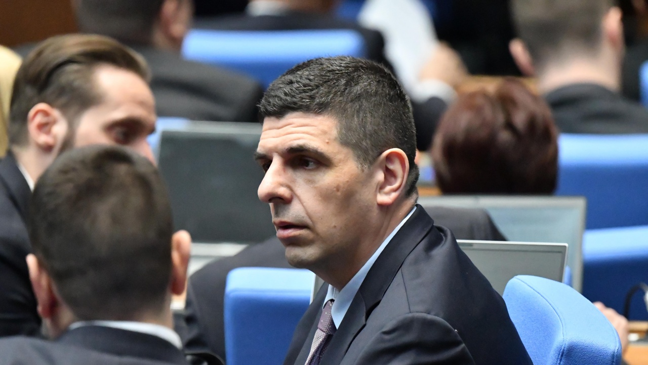 Мирчев, които е аут от парламента: Ще продължа активно да действам по всичките си досегашни приоритети