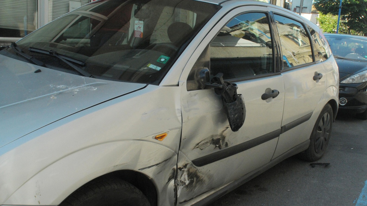 Полицията задържа пияна шофьорка в родопско село, ударила четири коли