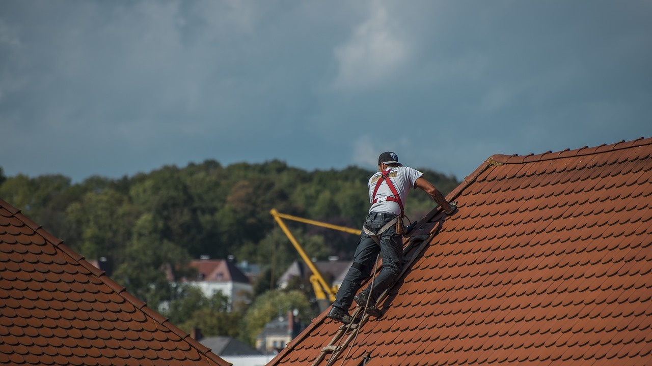 Община Нова Загора: Пазете се от измамници при ремонта на покриви