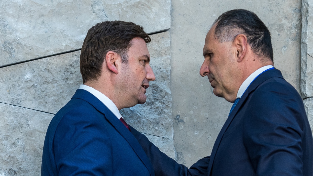 Гръцкият външен министър: Лидерите на РСМ са в открито нарушение на Преспанското споразумение