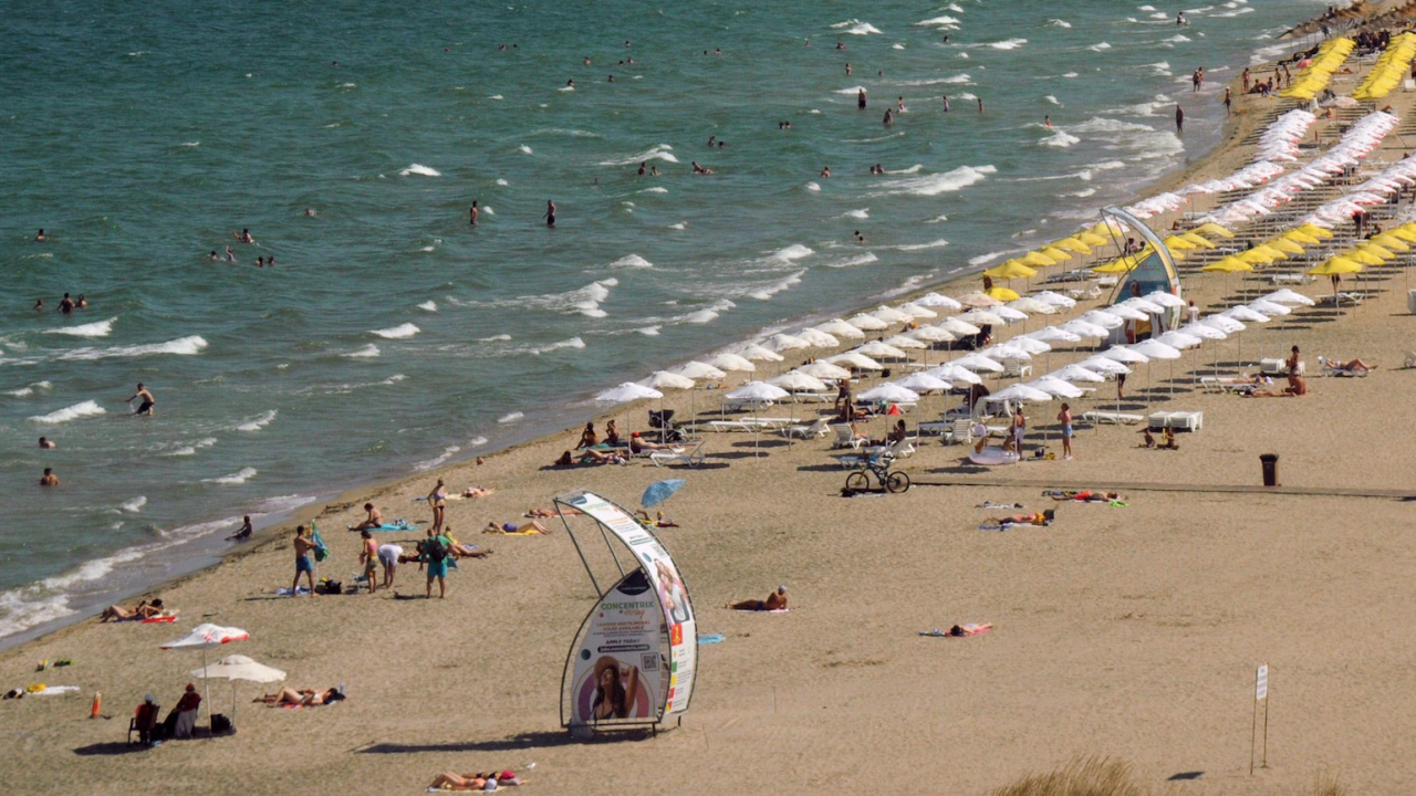 РЗИ: Водата на проблемния Офицерски плаж във Варна е чиста