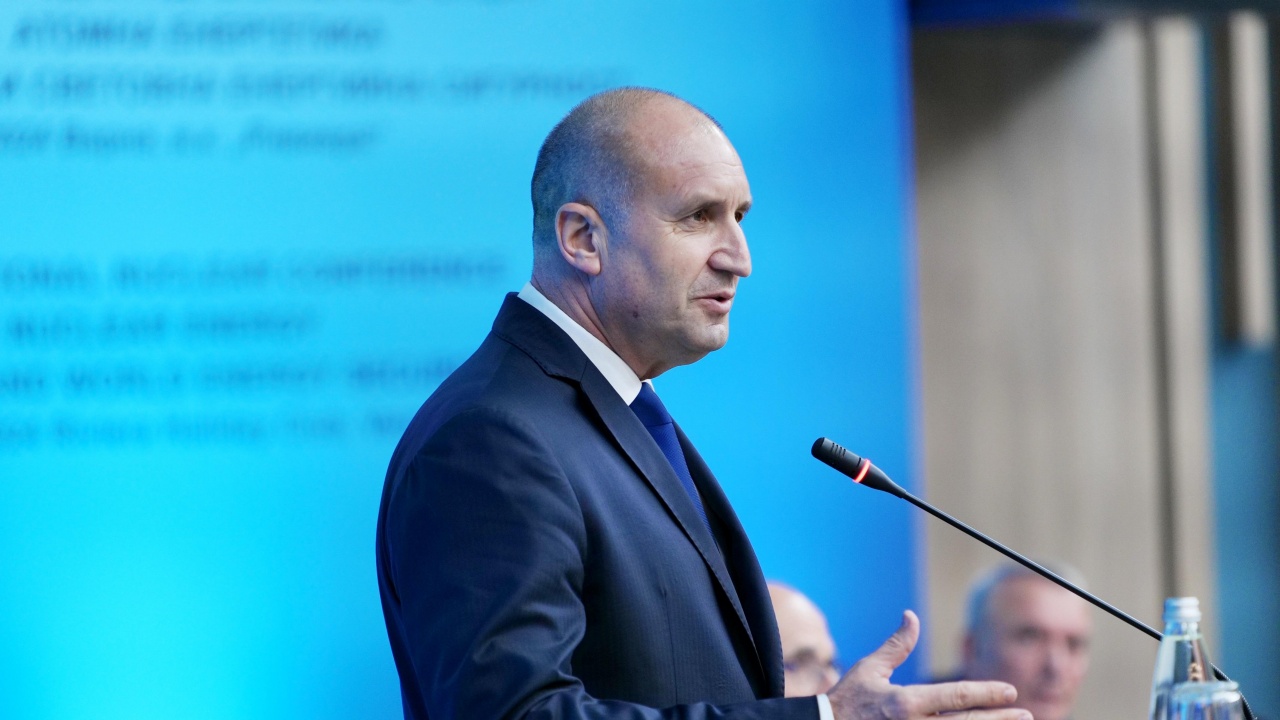 Президентът Радев: Най-големият страх на политиците в РСМ е да признаят съществуването на думите „българин“ и „българско“