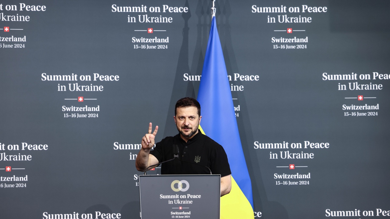 Фарадж: Зеленски "да търси мир" или рискува да загуби всеки млад украинец