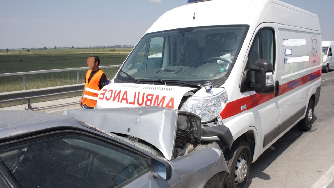 Катастрофа между камион, автомобил и линейка затвори пътя Разград – Русе