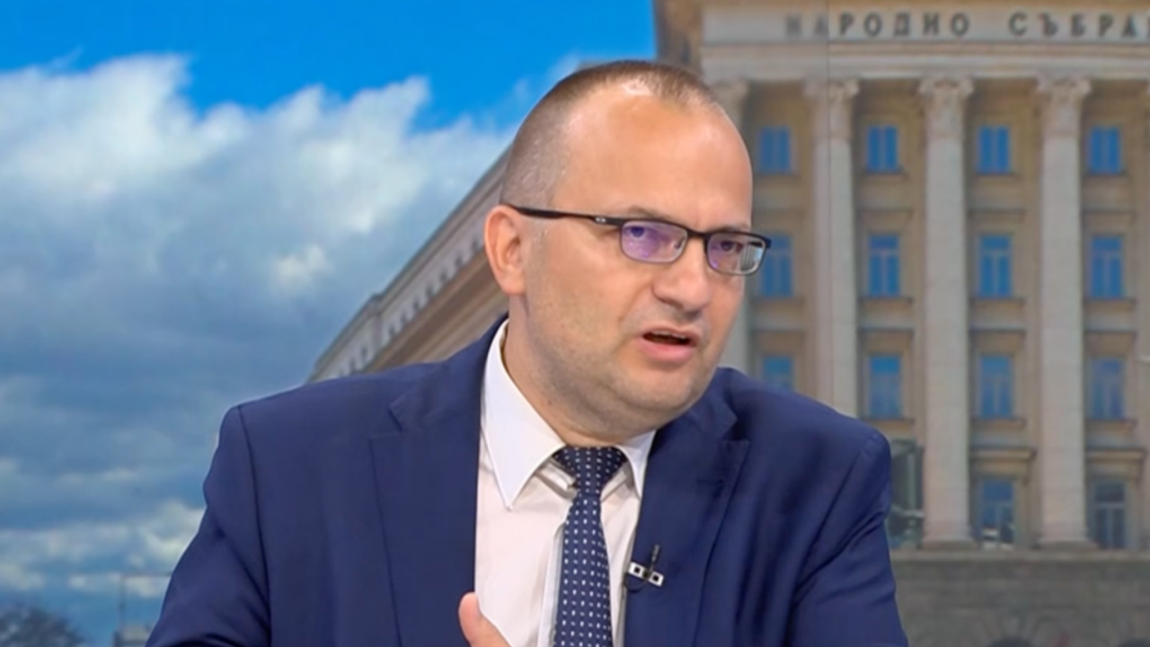 Мартин Димитров: Борисов трябва да влезе в книгата на рекордите на "Гинес", ако за седми път ни прати на избори