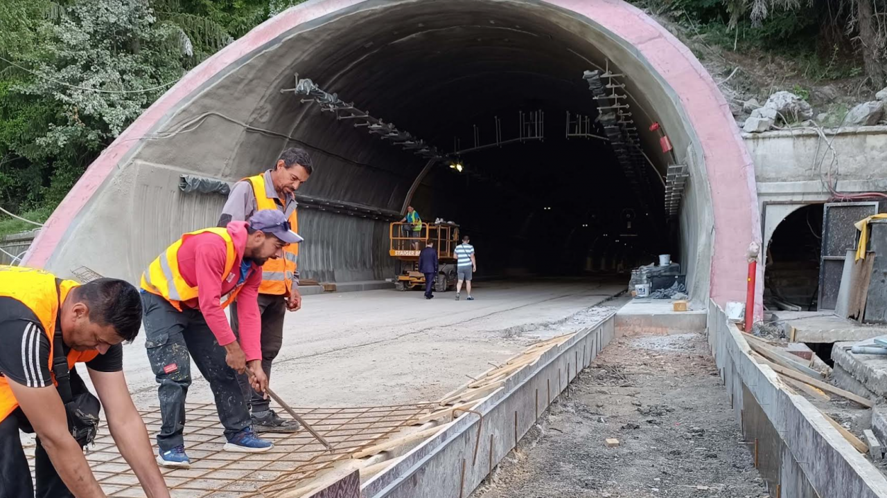 АПИ: Напредва ремонтът на тунелите "Топли дол" и "Правешки ханове" на АМ "Хемус"