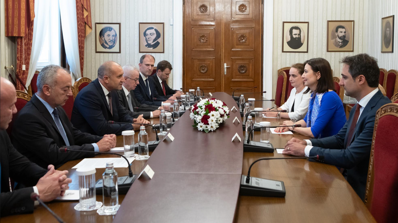 Президентът Радев разговаря с еврокомисар Иванова