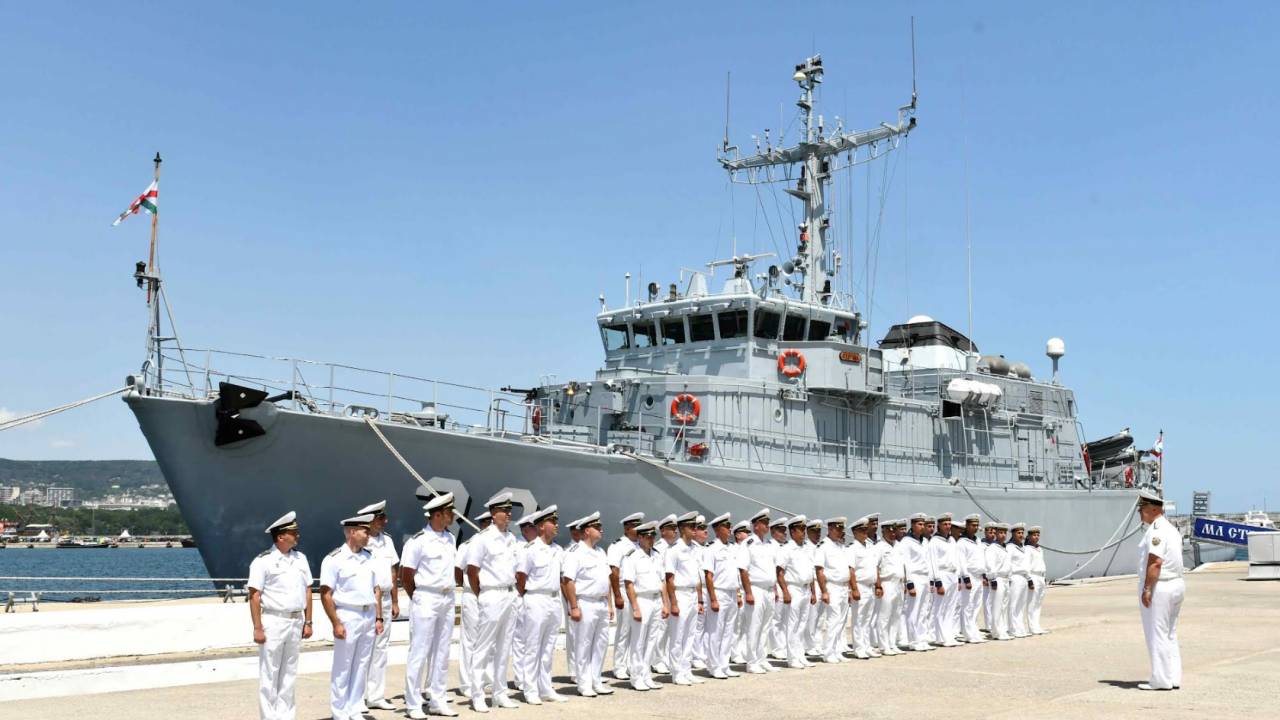 Минен ловец "Струма" отплава за участие в противоминната военноморска група в Черно море