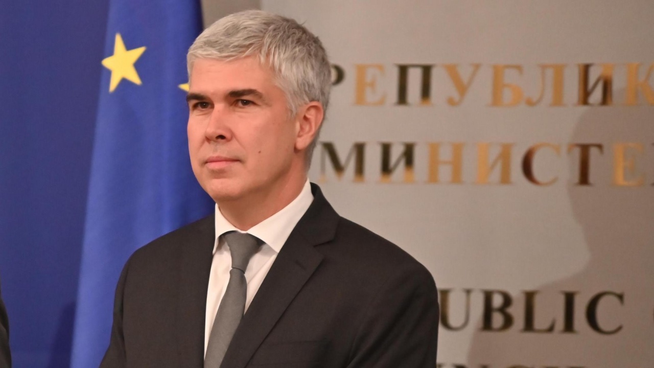 Министър Владимир Малинов освободи от длъжност изпълнителния директор на БЕХ