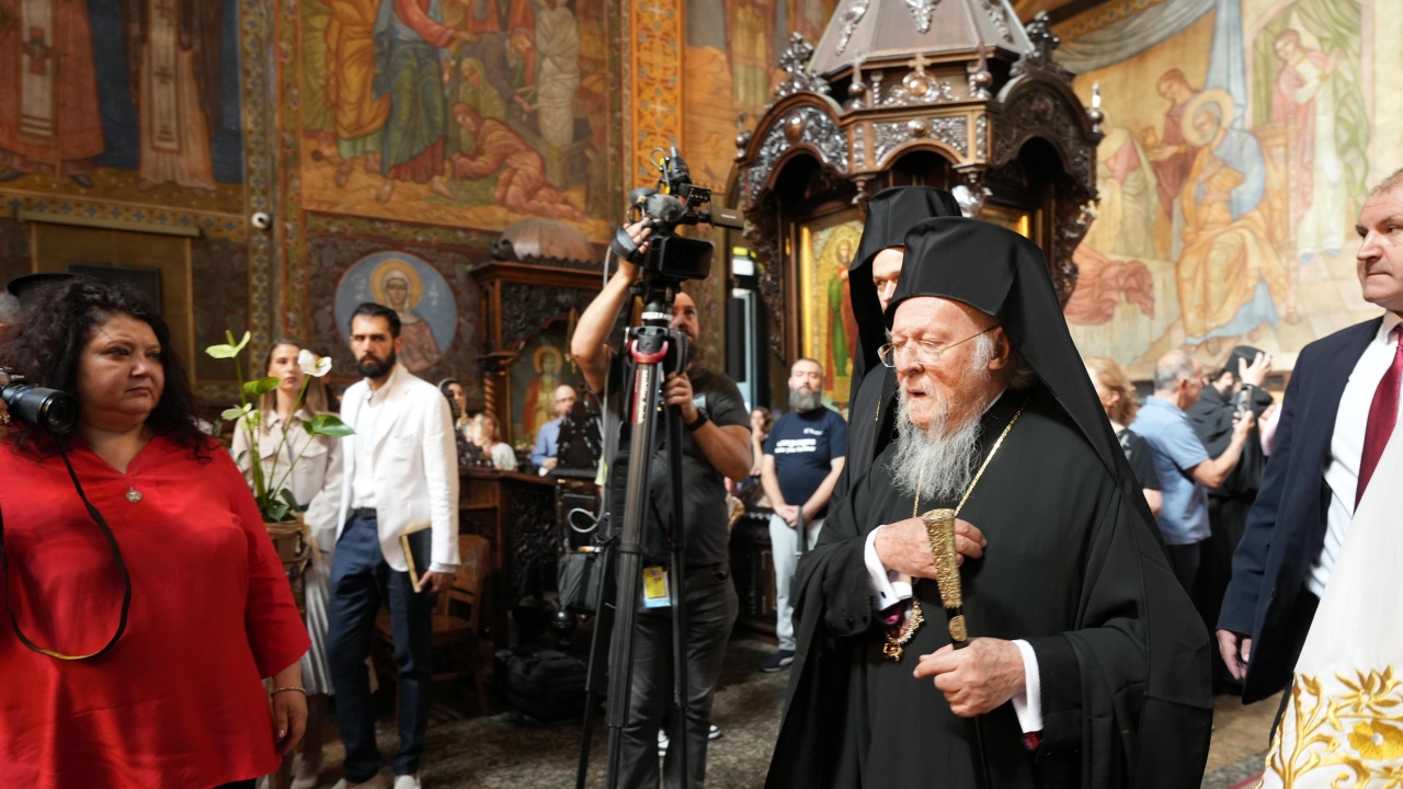 Вселенският патриарх Вартоломей беше посрещнат в катедрален храм "Св. Неделя"