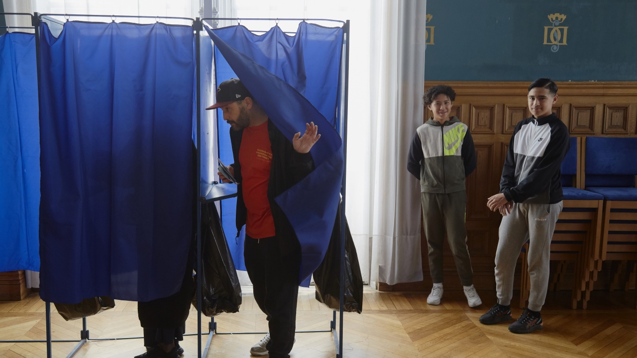Според експерт младите избиратели са ключови за втория тур на изборите във Франция
