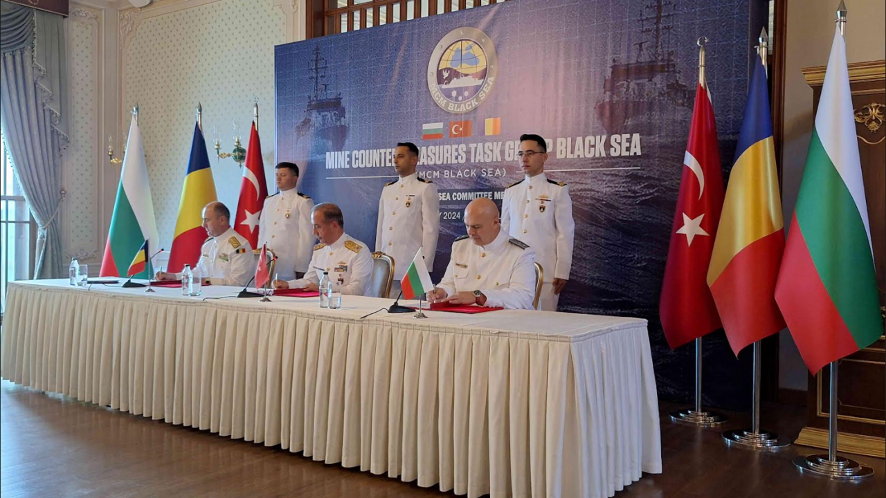 Противоминната военноморска група в Черно море започва работа