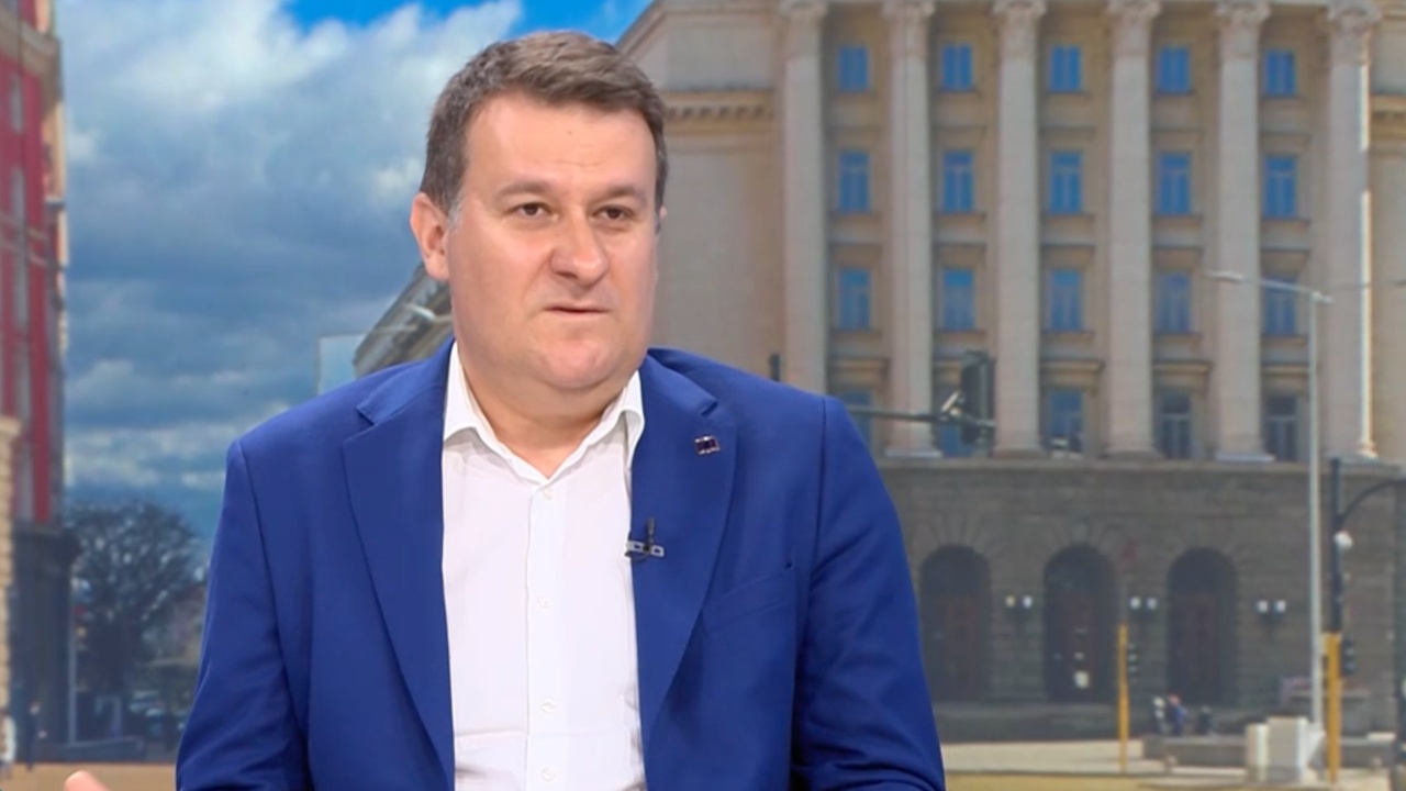 Доц. Любенов, политолог: Малки са шансовете за кабинет с първия мандат, но не знаем какво ще стори „Величие“
