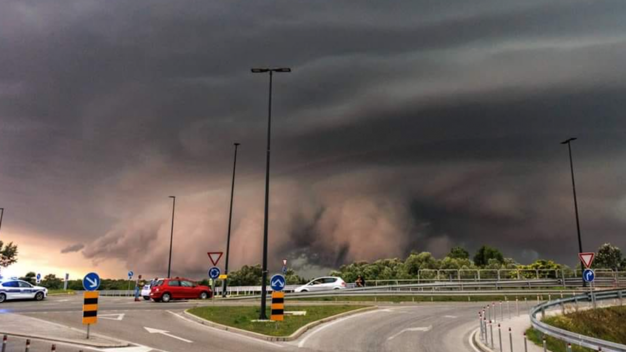 Мощна буря отнесе Хърватия, ето какво остана след нея