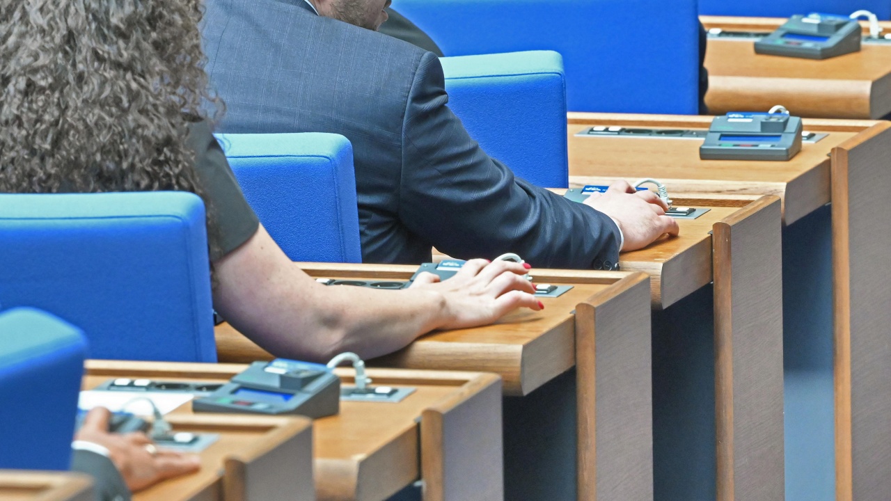 Народното събрание гласува проектокабинета "Желязков"