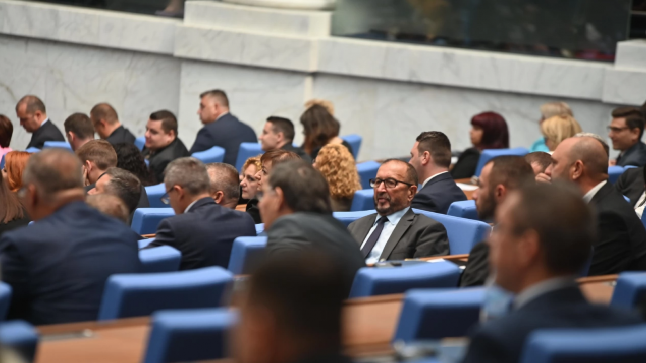 НА ЖИВО: Депутатите изслушват премиера Главчев и военния министър Запрянов