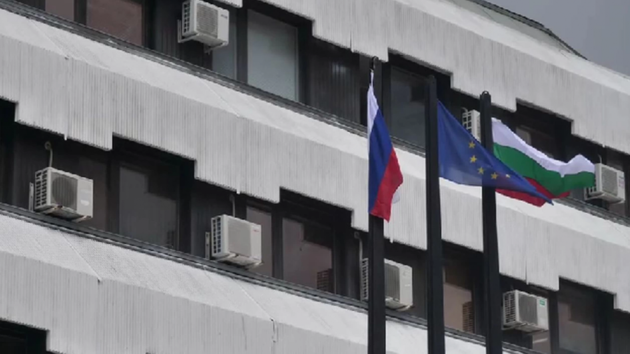СГП решава за скандала с руското знаме на 9 май в Дупница