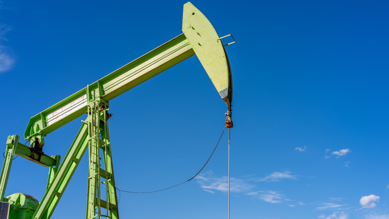 Петролът на ОПЕК остава над 87 долара за барел