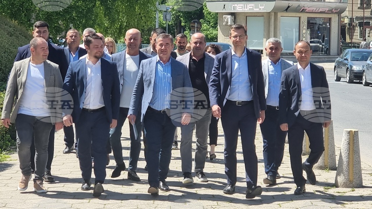 Областният съвет на ДПС в Хасково се обяви за Ахмед Доган
