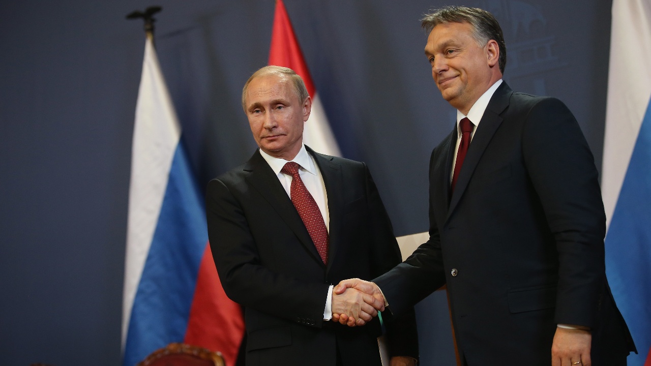 Край на догадките: Орбан пристигна при Путин в Москва
