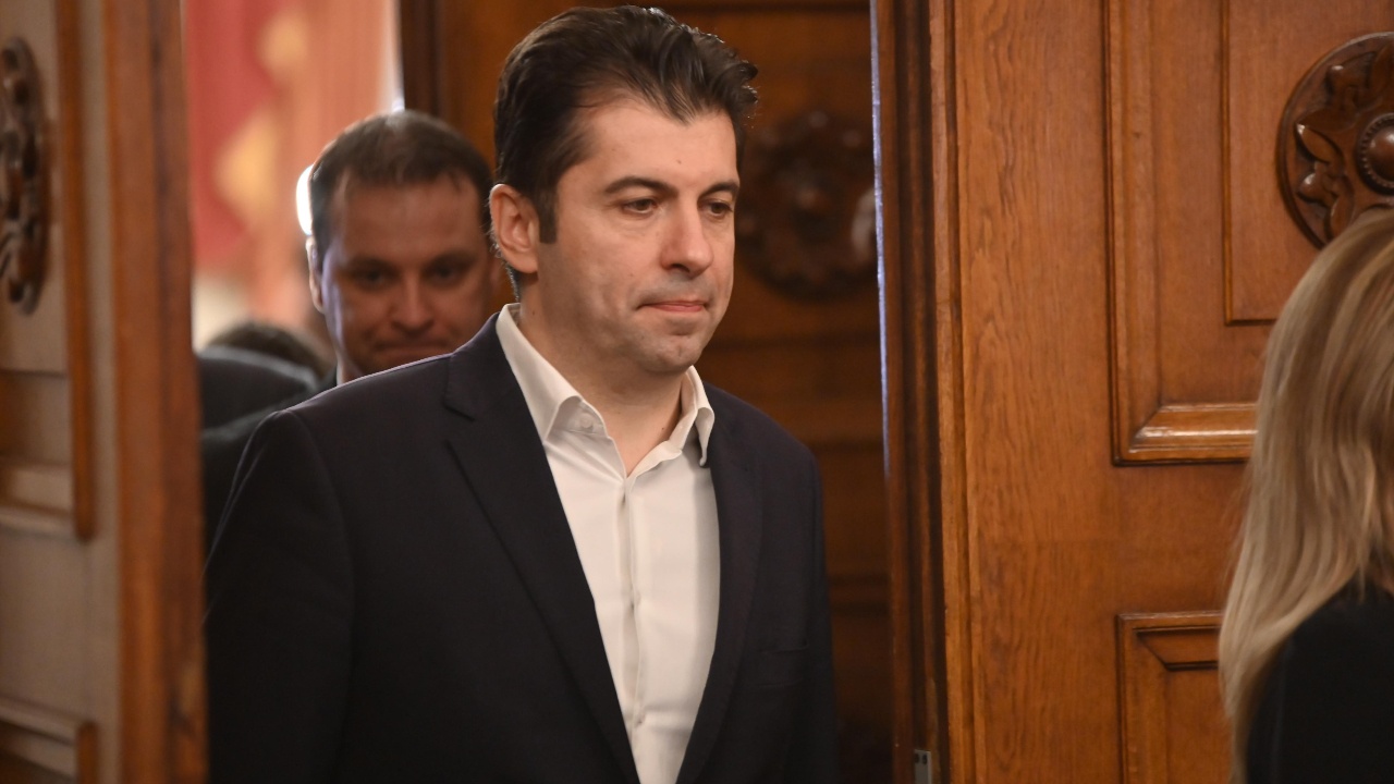 Обрат: Кирил Петков обяви, че няма да преговарят с „Възраждане“